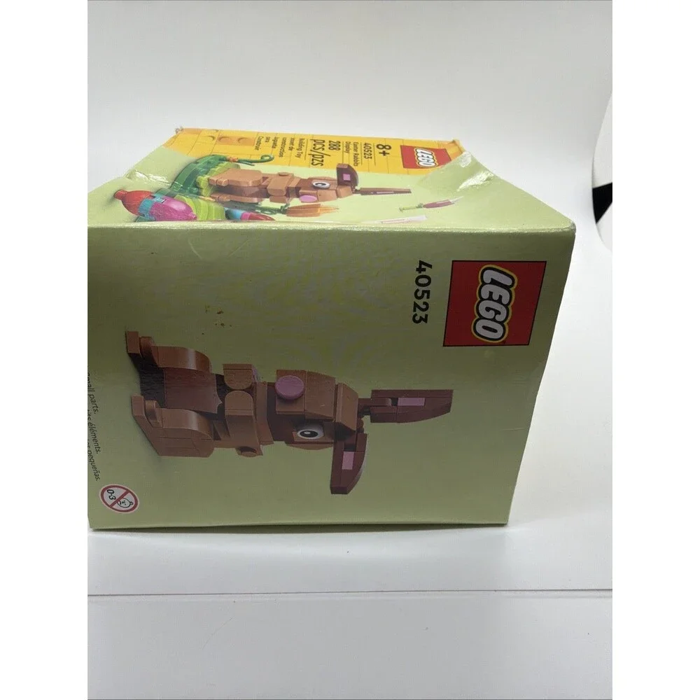 LEGO Seasonal Easter Rabbits Display 40523 New box damaged